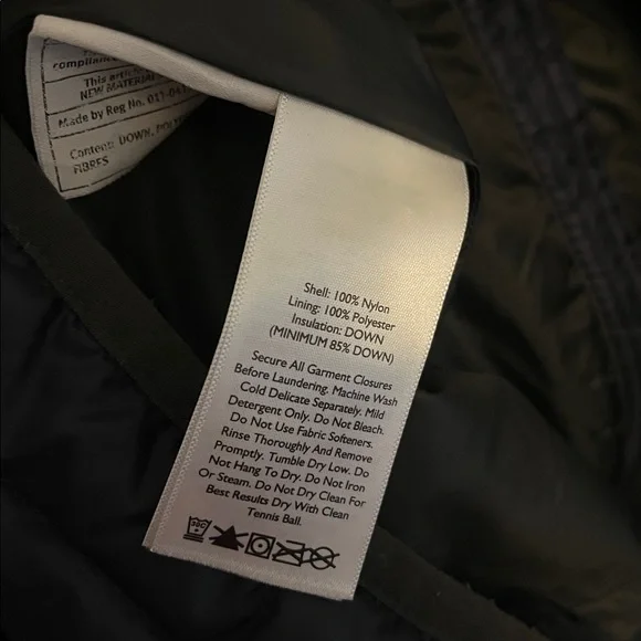 Eddie Bauer Men's Navy Puffer Jacket - Picture 3 of 13